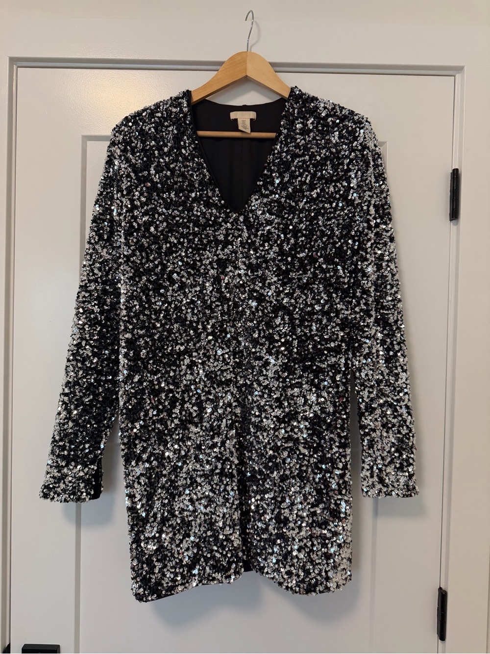 H&M Women's Black & Silver Sequin V-Neck Dress